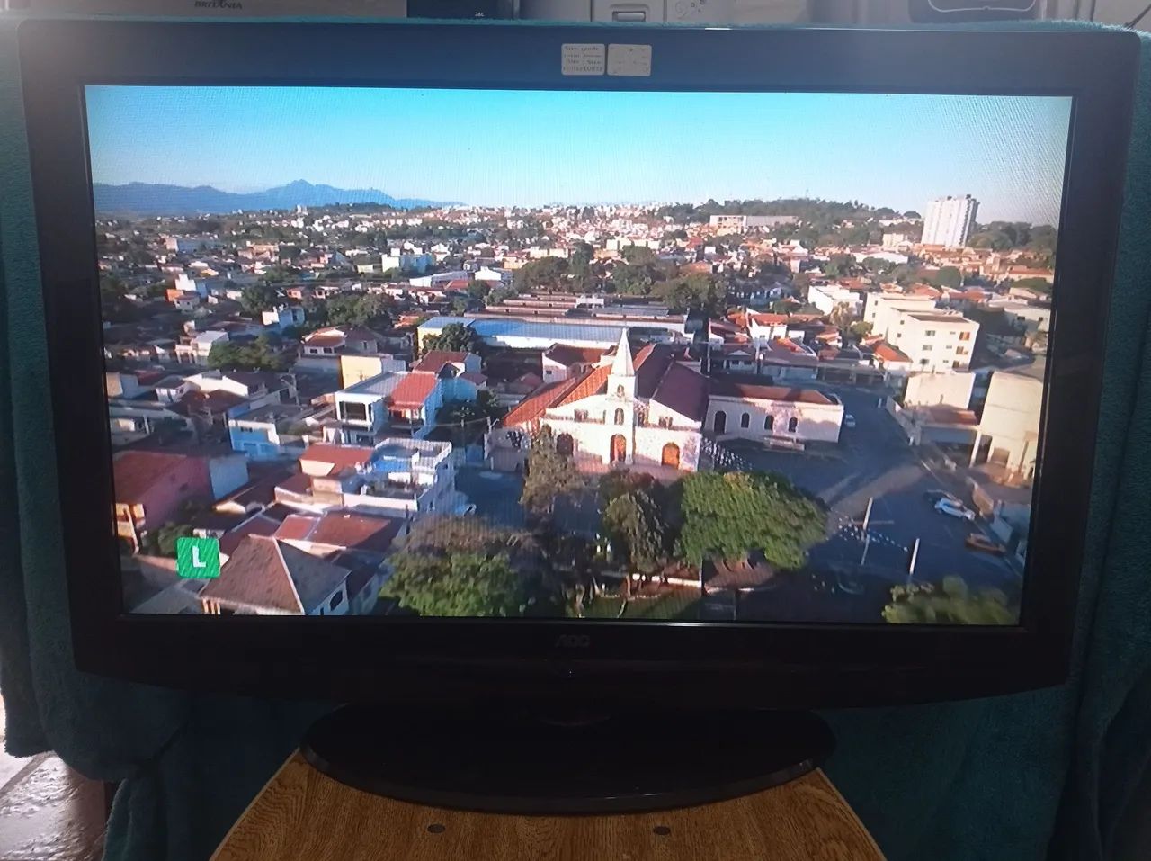 Duas TVs à venda 