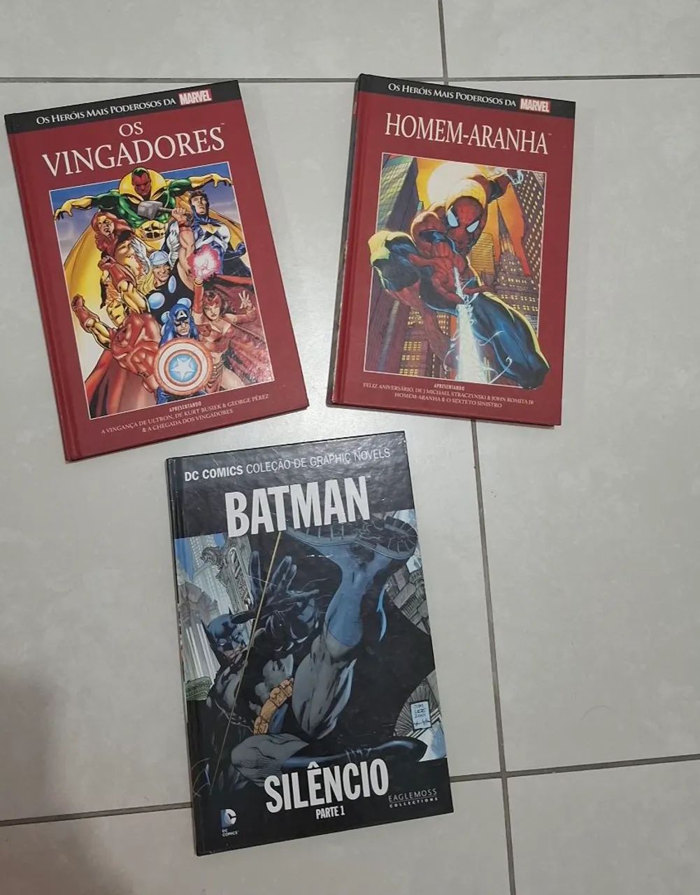 Lote com 3 HQs de capas duras