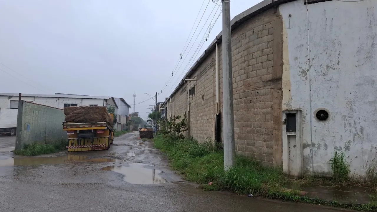 Galpão de 1.500 m² com doca em Santo Antônio - Foto 4