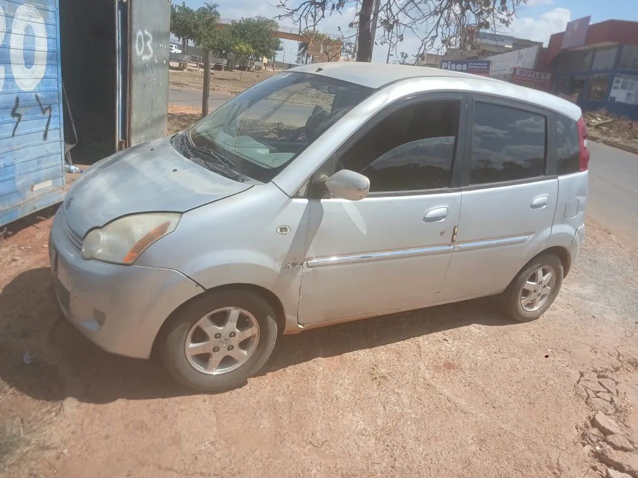 EFFA M-100 M-100 1.0 8V 5p 2010
