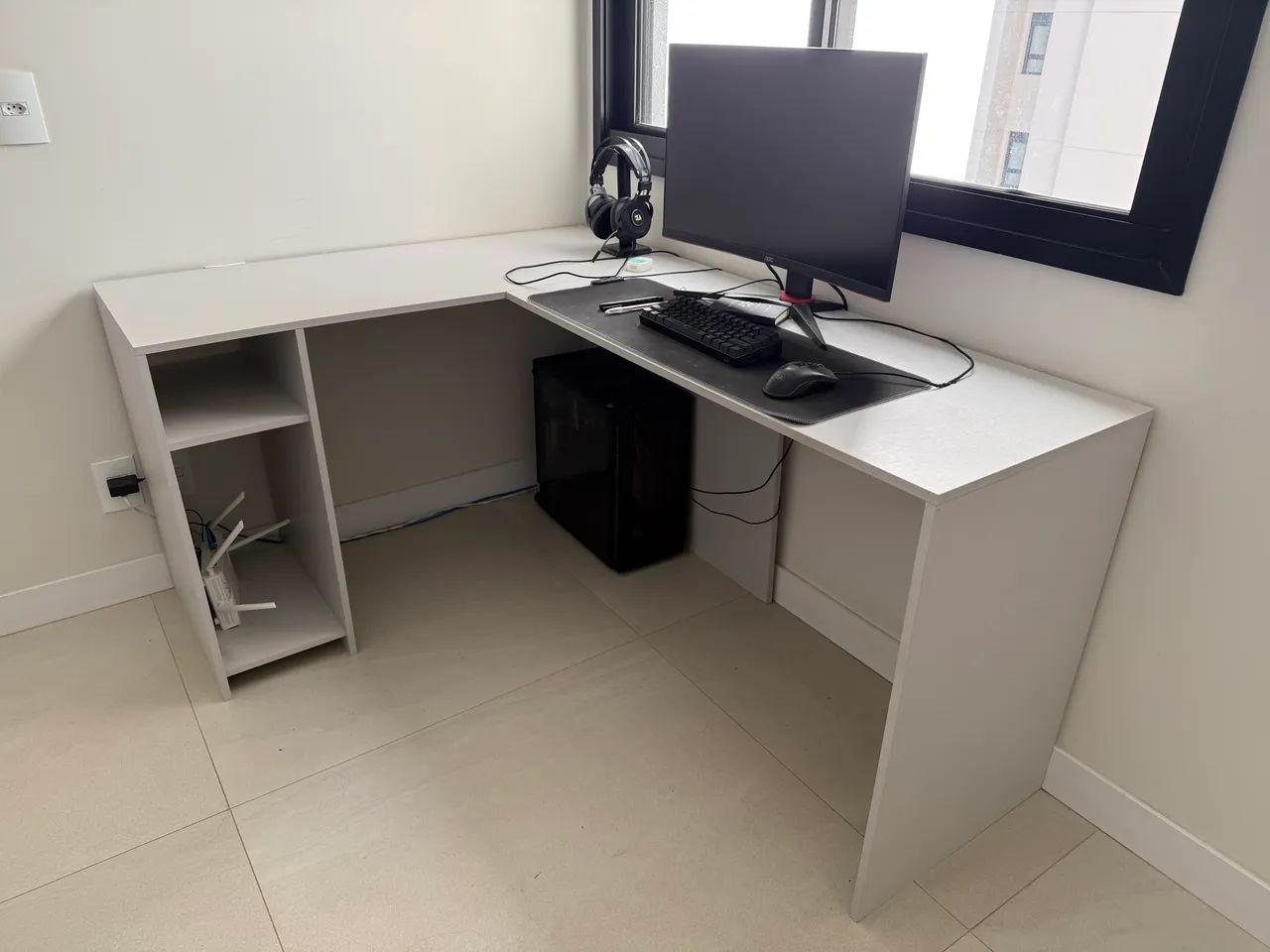 Mesa de canto em L 