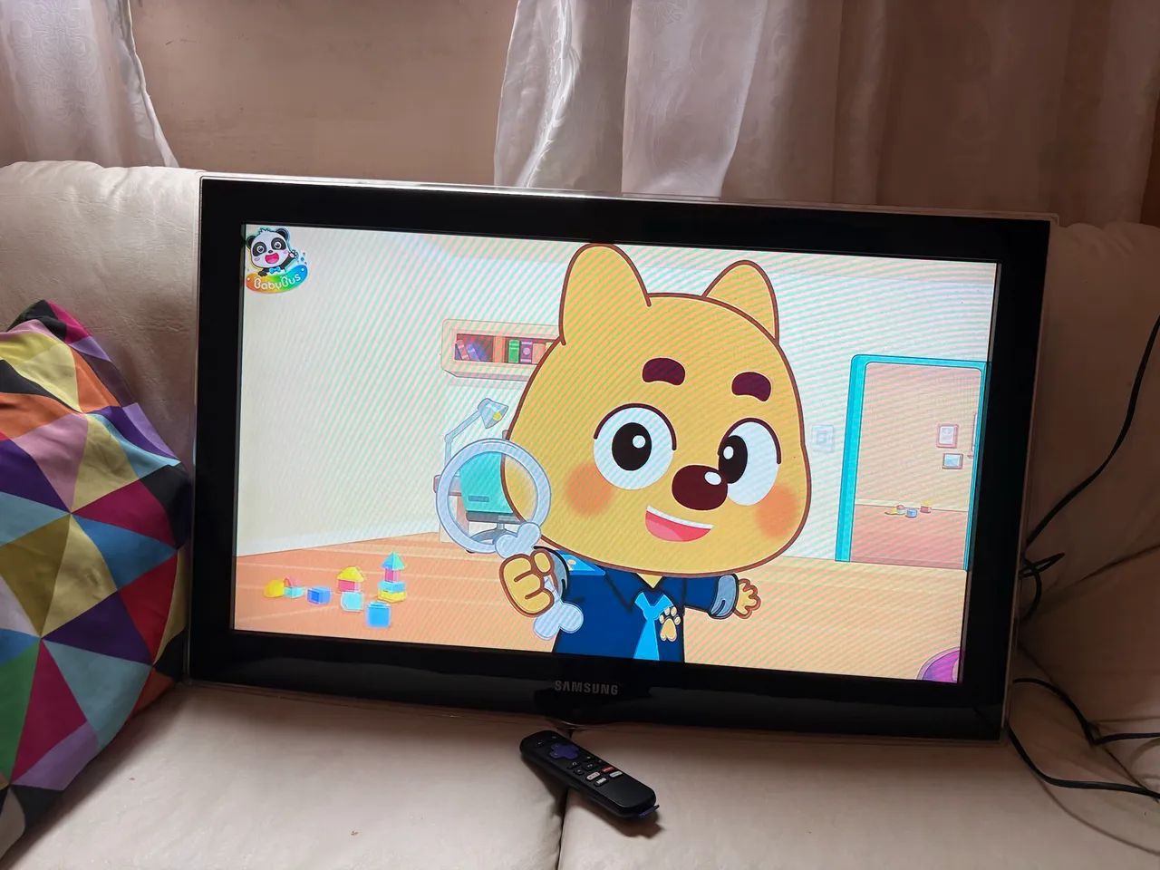 Tv Samsung 32P+Roku Smart entrego aceito cartão  - Foto 2