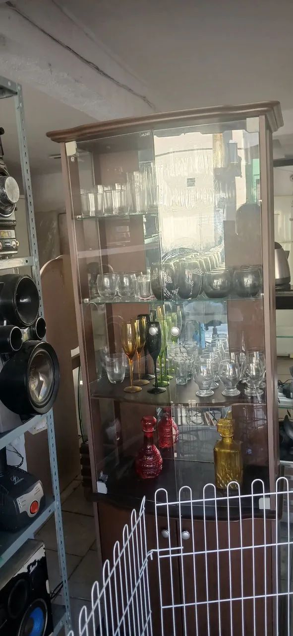 Armario de copos com os copos 