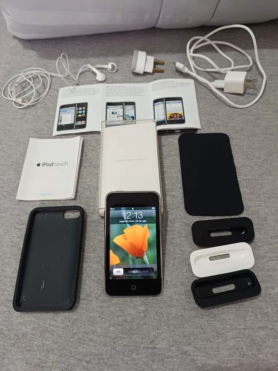 RELÍQUIA ABSOLUTA: iPod Touch 2ª Geração (A1288) + iPhone 3GS funcionando e caixas - Foto 2
