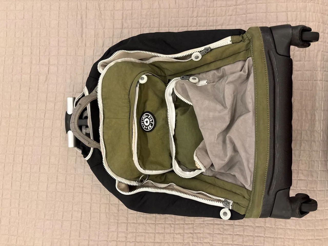 Mochila kipling rodinha/costas