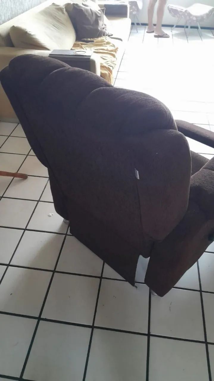VENDO CADEIRA SEMI NOVA - Foto 2