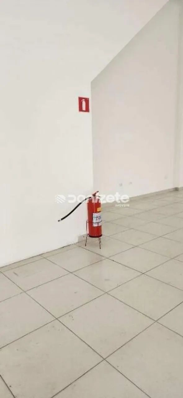 Salão Comercial Frente de 180 m² na Vila Gilda, Santo André  2 Vagas - Foto 6