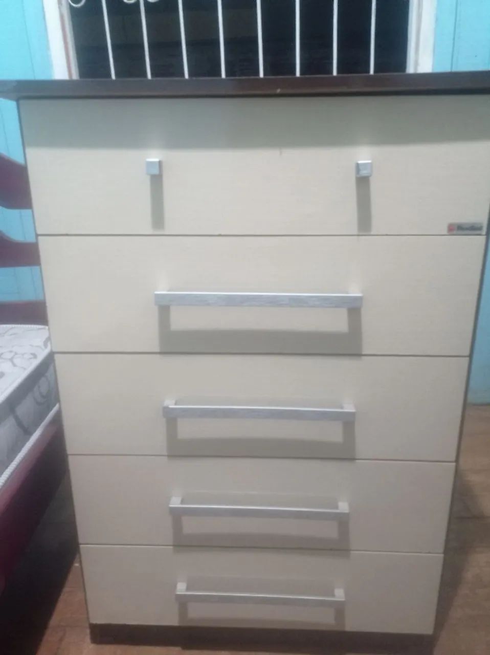 Cômoda 5 gavetas 