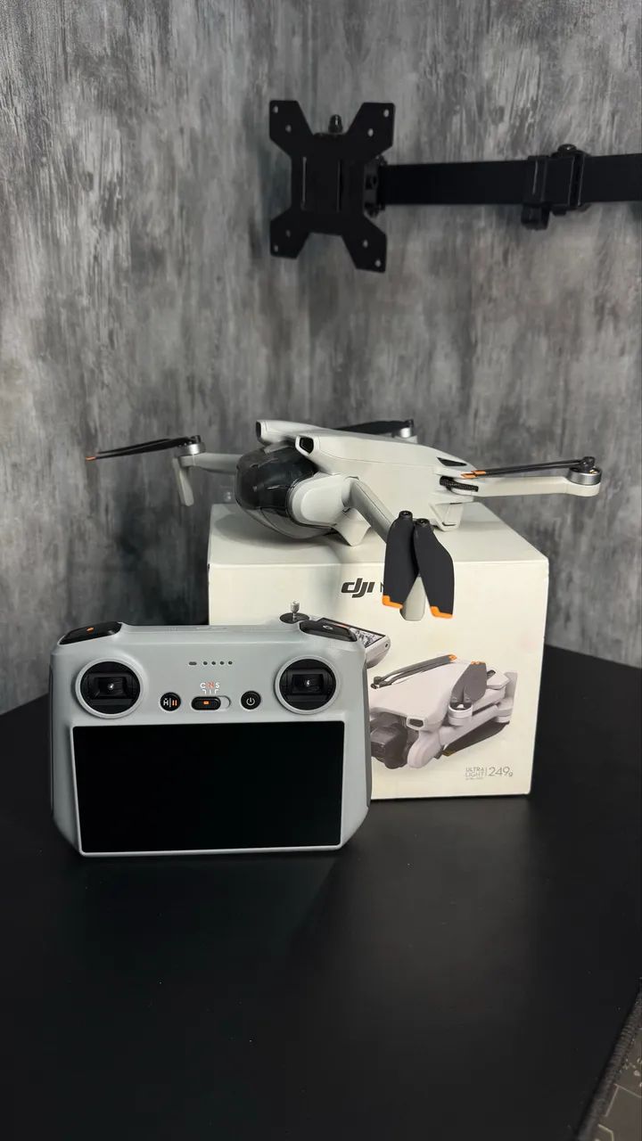 Drone DJI Mini 3 - Controle RC (Com Tela)