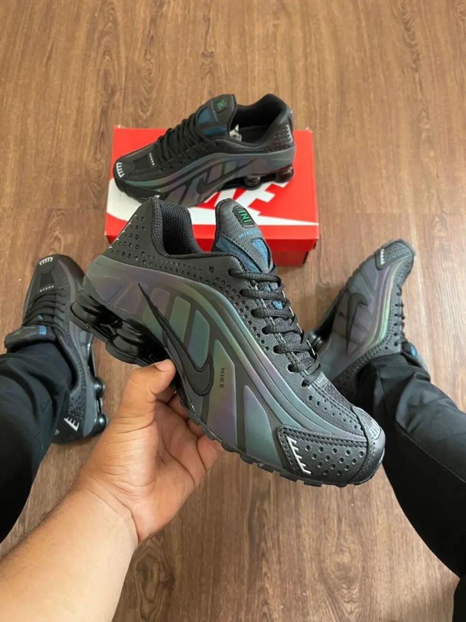 Tênis Nike Shox R4 Refletivo Black/Seaweed Amortecimento mecânico - Disponível 38 ao 43