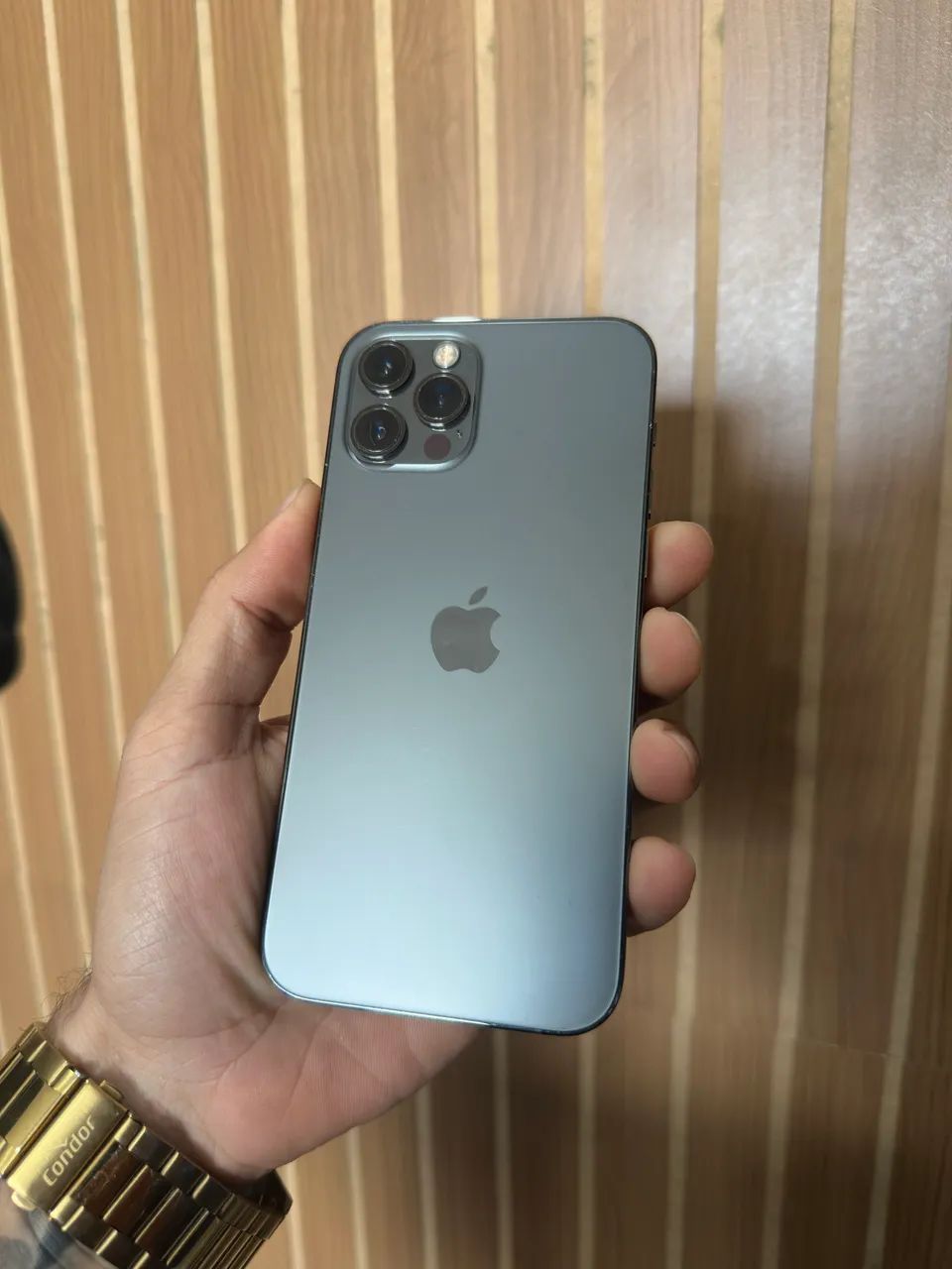 iPhone 12 Pro 128GB funcionando tudo perfeitamente e todo original 