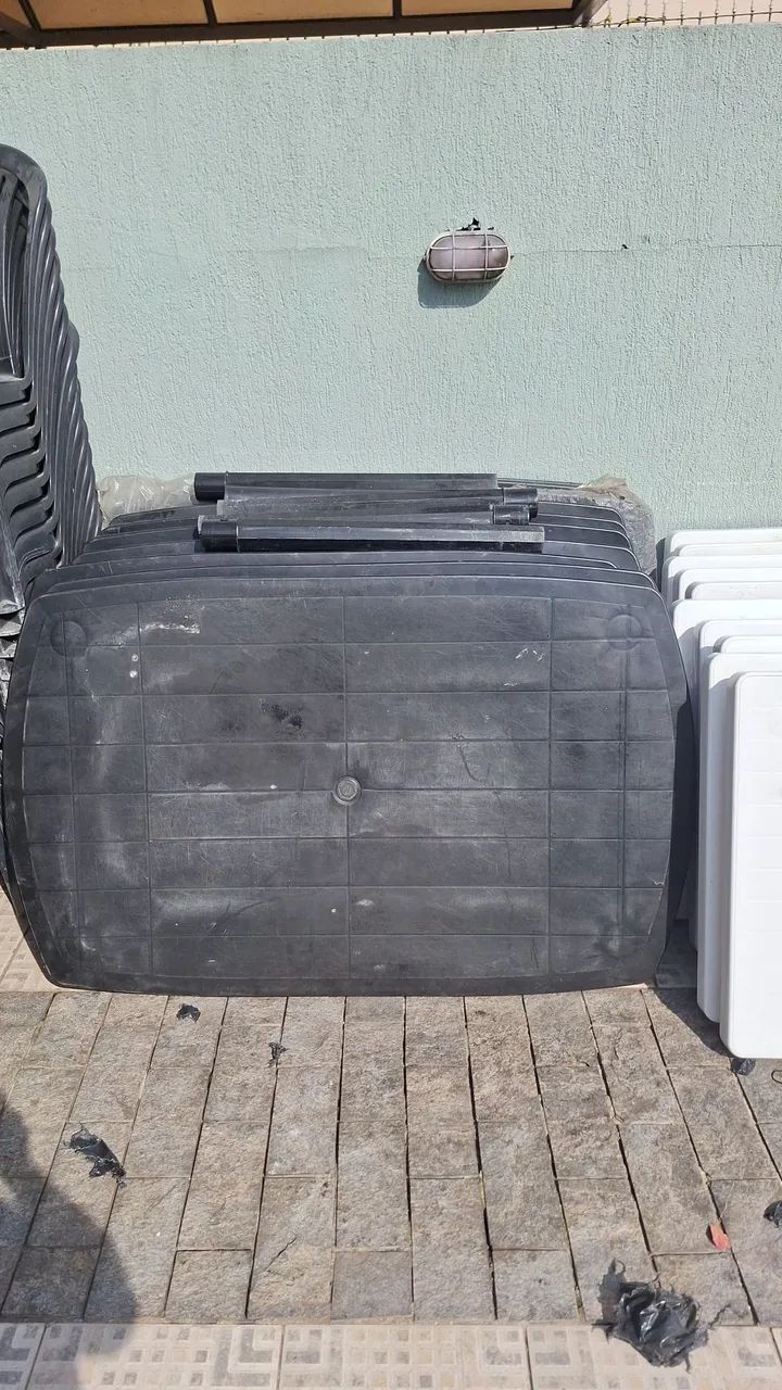 ? OPORTUNIDADE - KIT MESA PLÁSTICA + 4 CADEIRAS PRETA ? - Foto 2