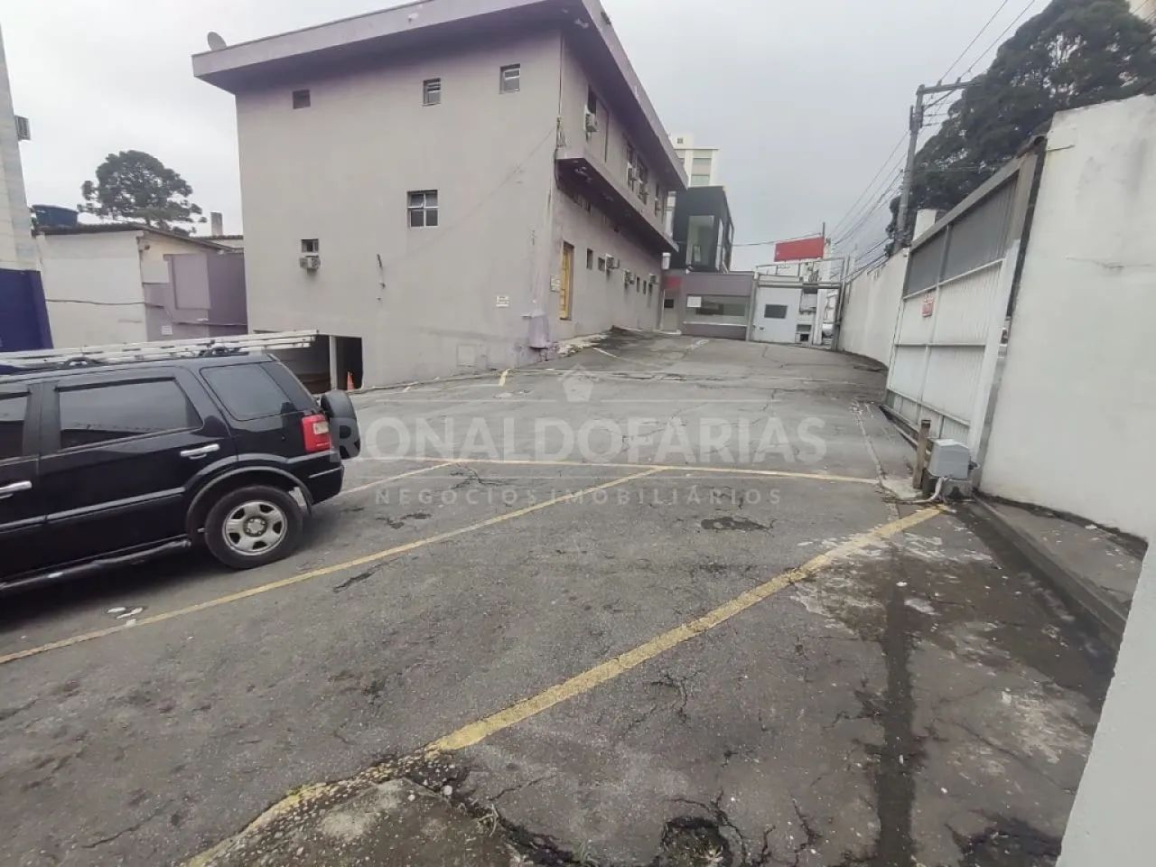 Prédio Comercial com 40 Dormitórios (Hotel) à Venda em Avenida Interlagos. - Foto 2