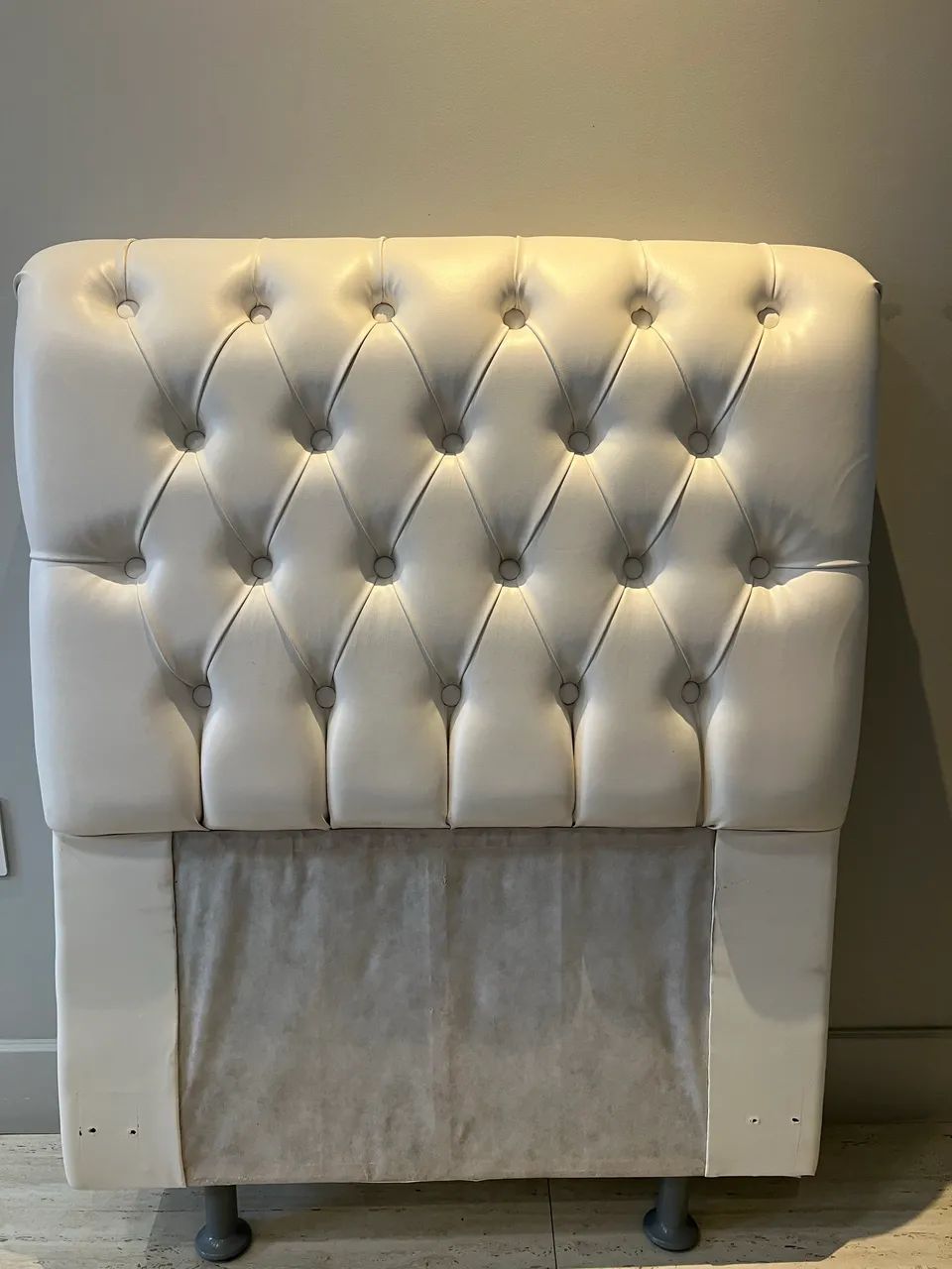 Cabeceira de Cama em Capitonê Off White 