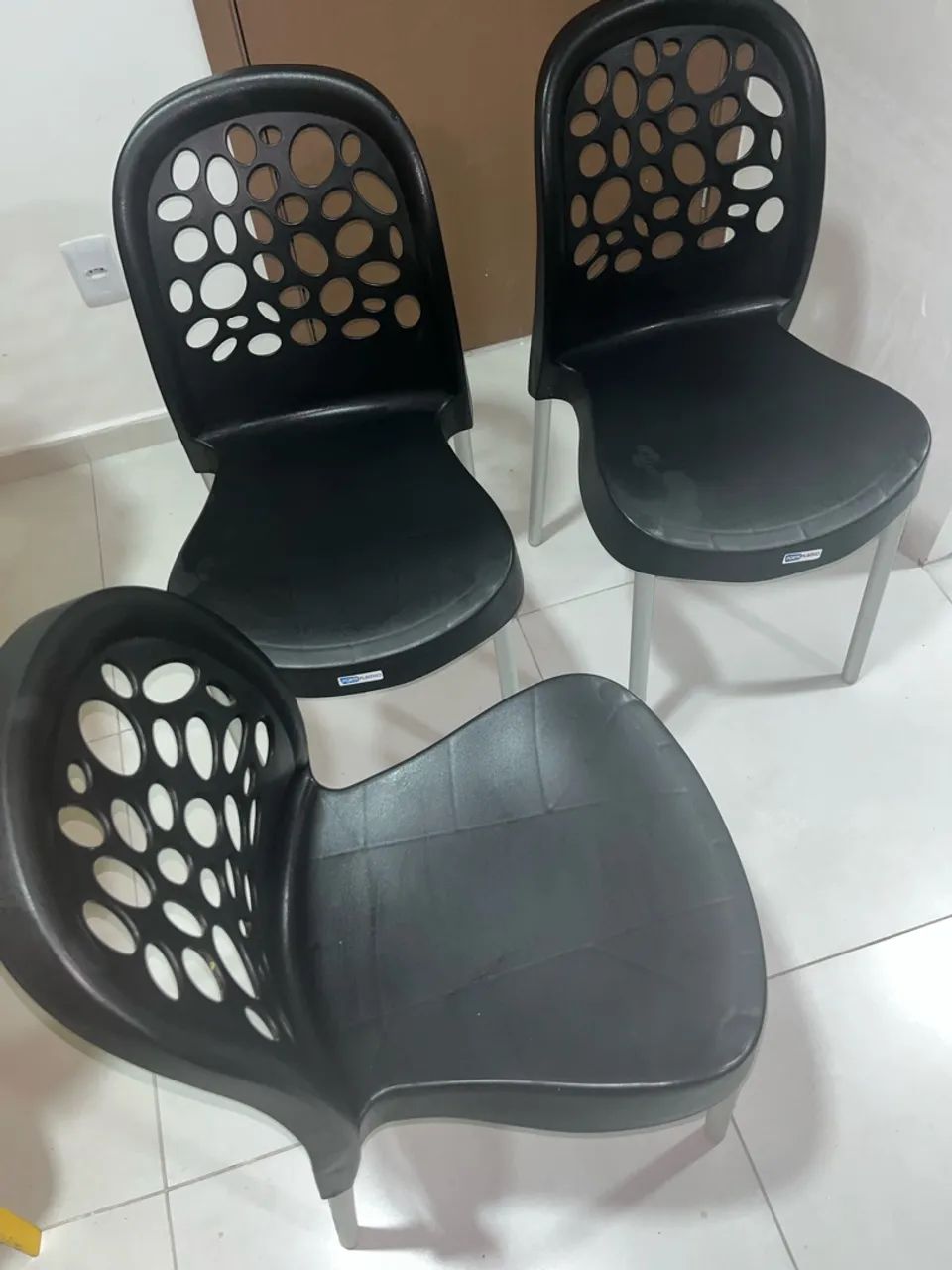Cadeira com pés de alumínio  - Foto 3