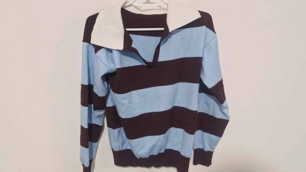 Blusa/ casaco listrado com gola. - Foto 2