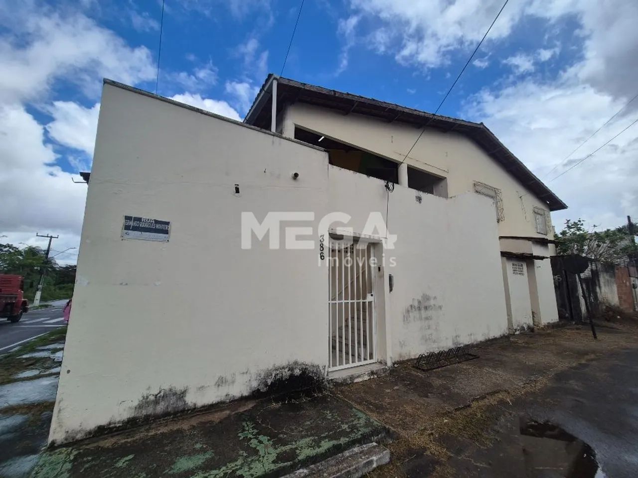 Casa comercial no bairro Padre Romualdo em Caucaia, CE