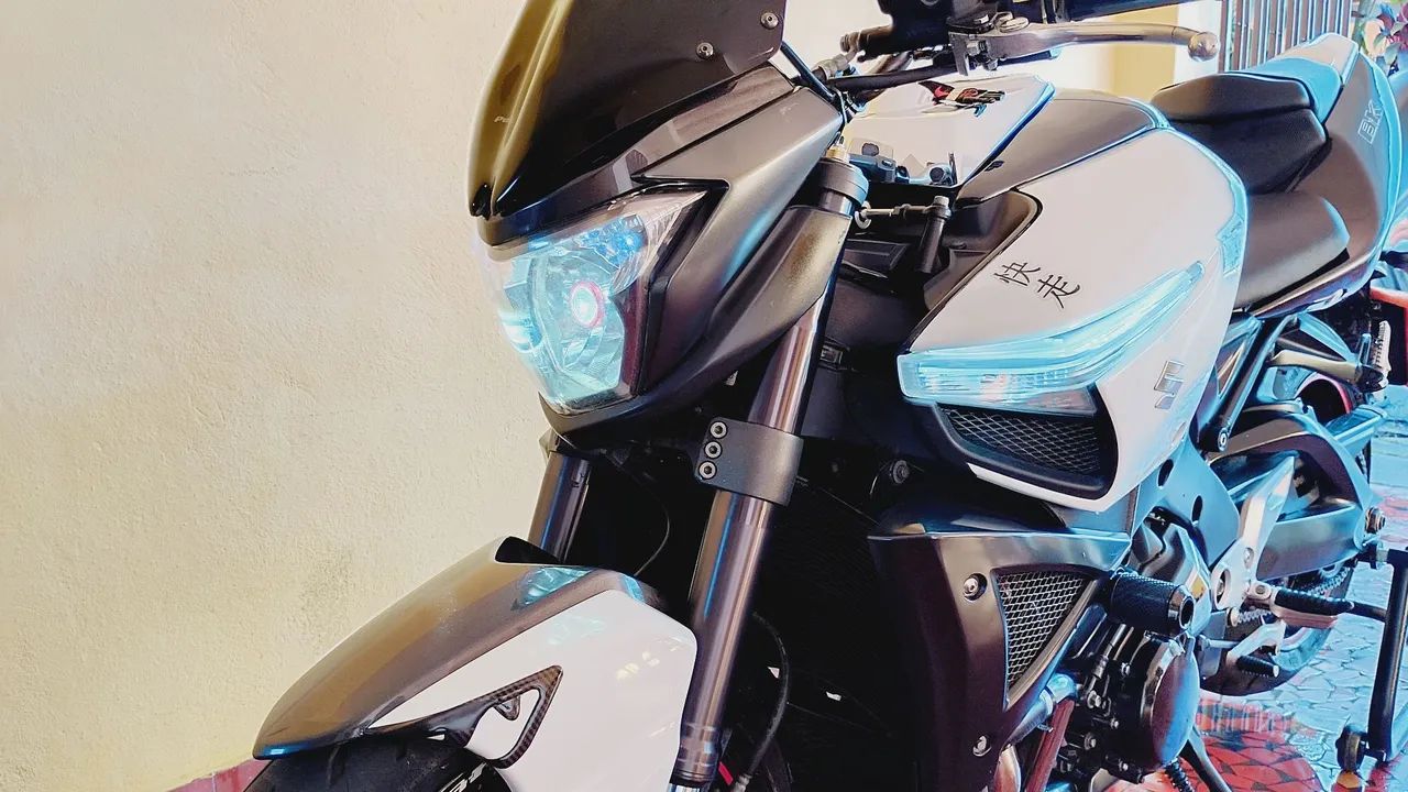 Vendo SuzukiB.king 1340cc - Foto 2