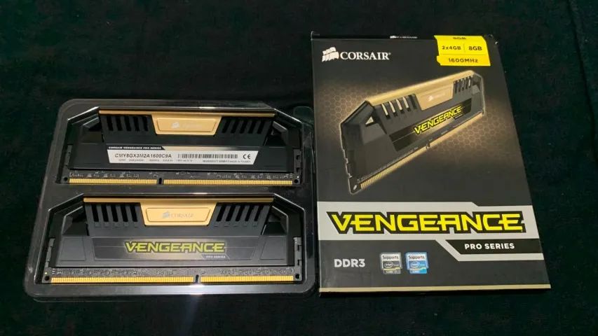 VENDO MEMORIA RAM CORSAIR