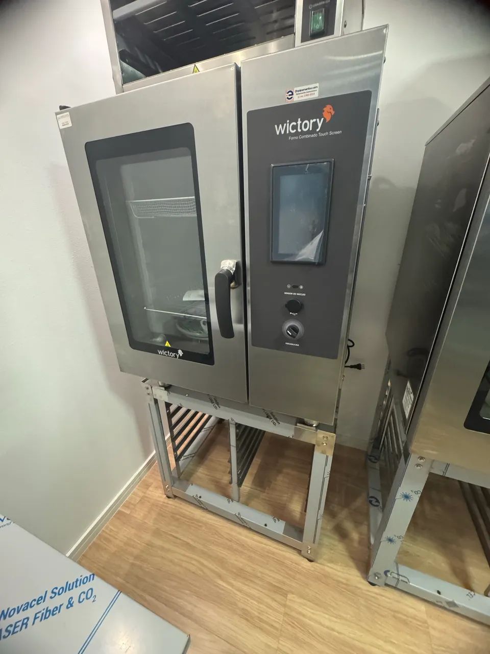 Forno Combinado 8 gns programável com cavalete novo 