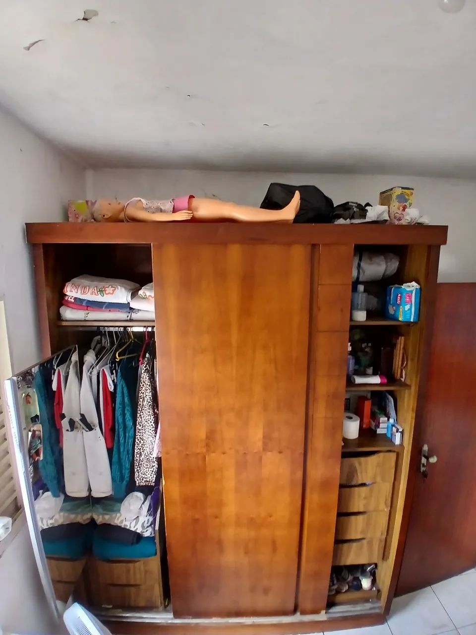 Guarda roupa madeira maciça 