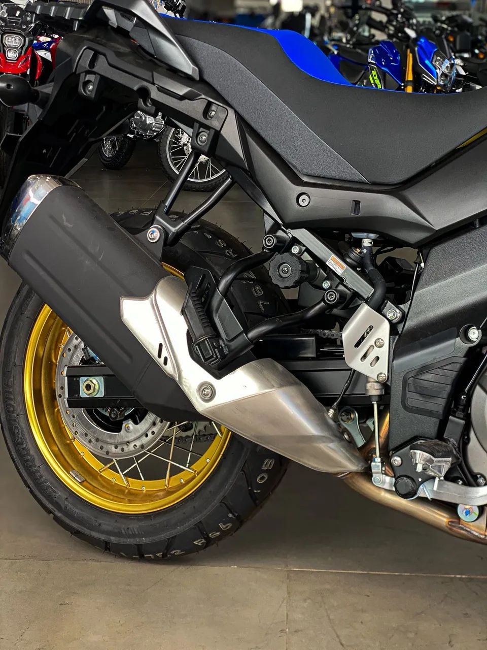 Suzuki V-Strom 660 cc  - Foto 3