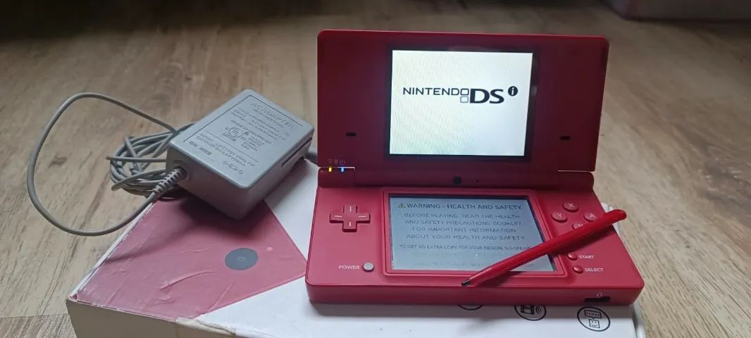 Nintendo DSi Vermelho