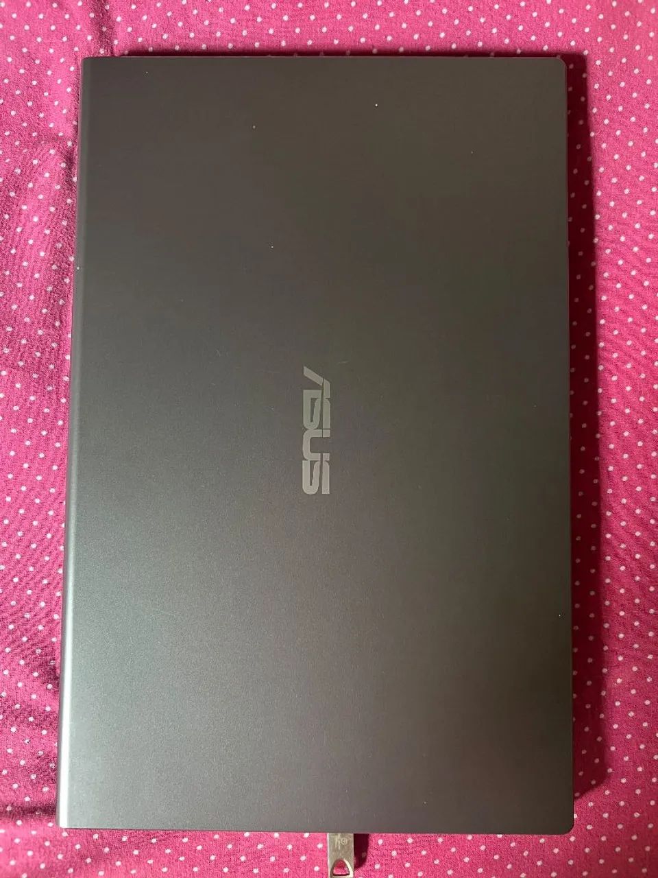 Notebook Asus semi-novo + carregador 