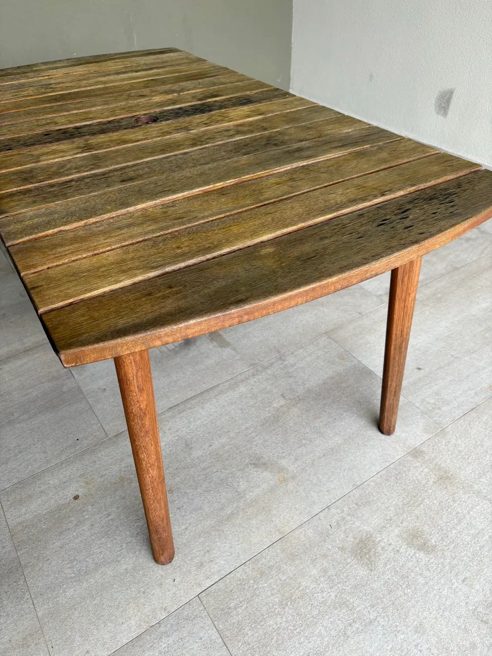 Mesa madeira envernizada 