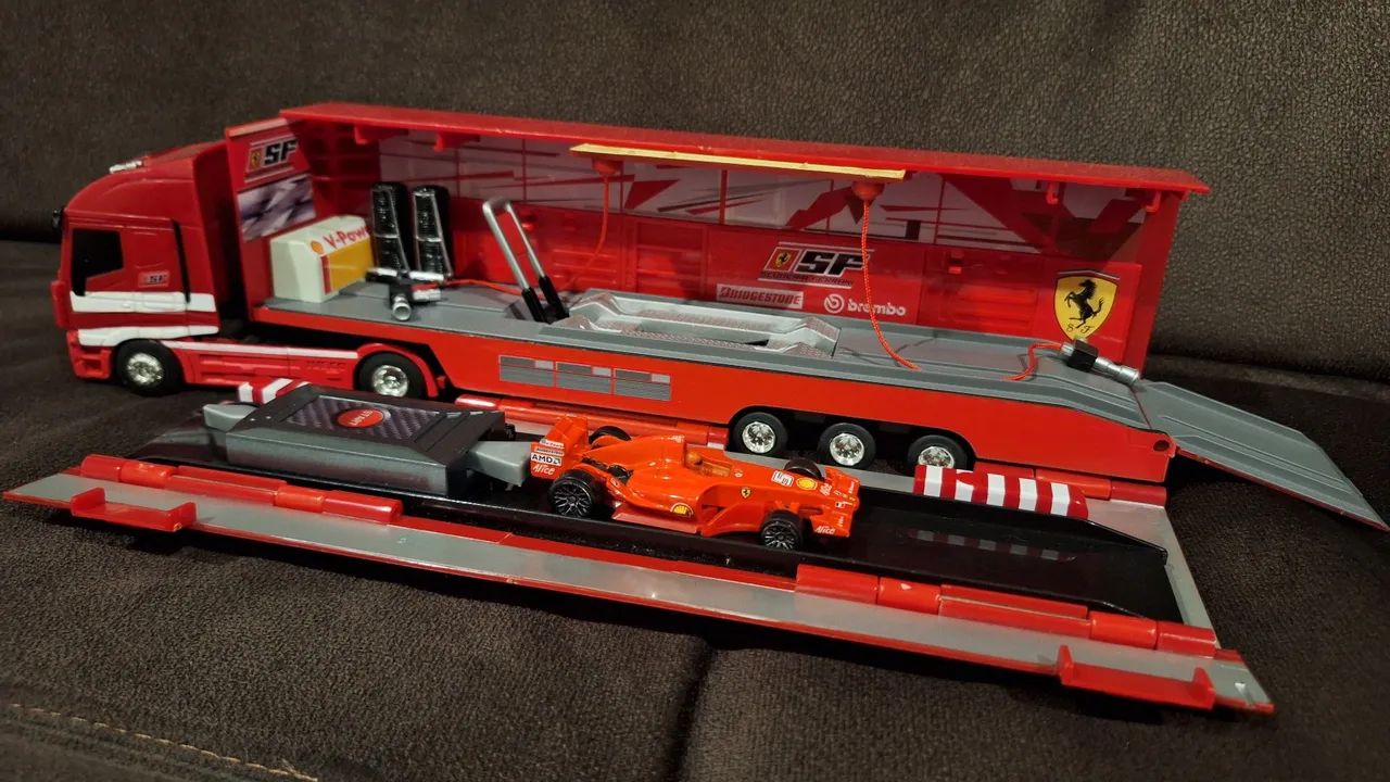 MINIATURA CAMINHÃO FERRARI F1 HOTWHEELS  - Foto 4