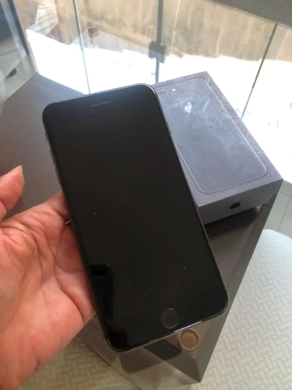 Celular iPhone 8 Plus 64 GB Muito Conservado. Caixa e Nota Fiscal. - Foto 2