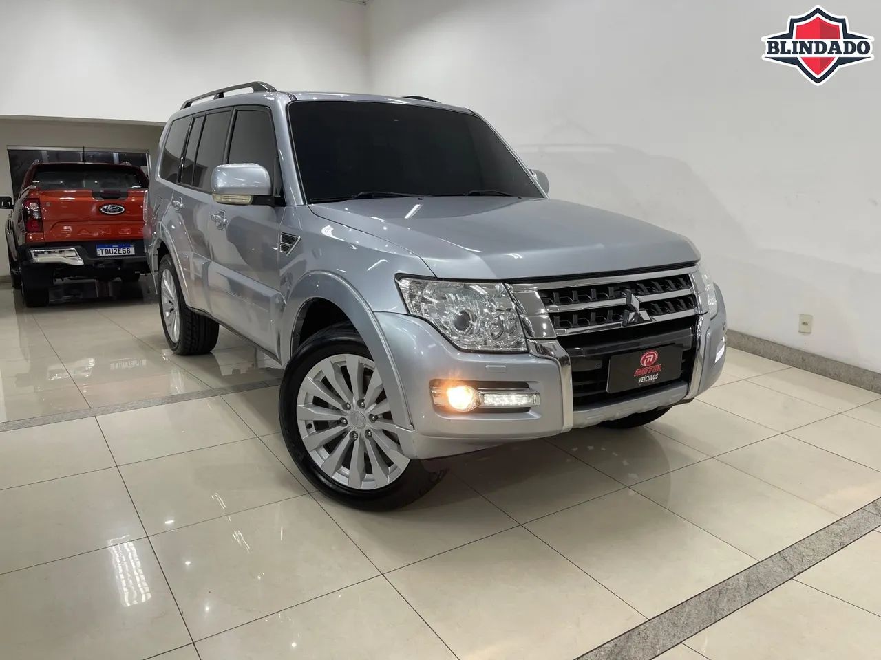 Mitsubishi Pajero 2016