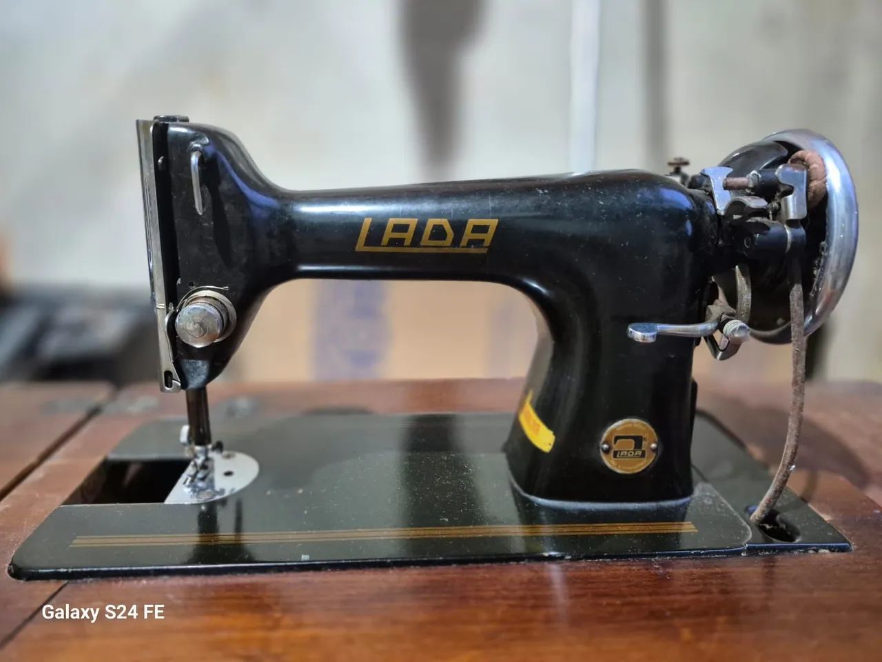 Máquina de costura antiga 65137828069122123