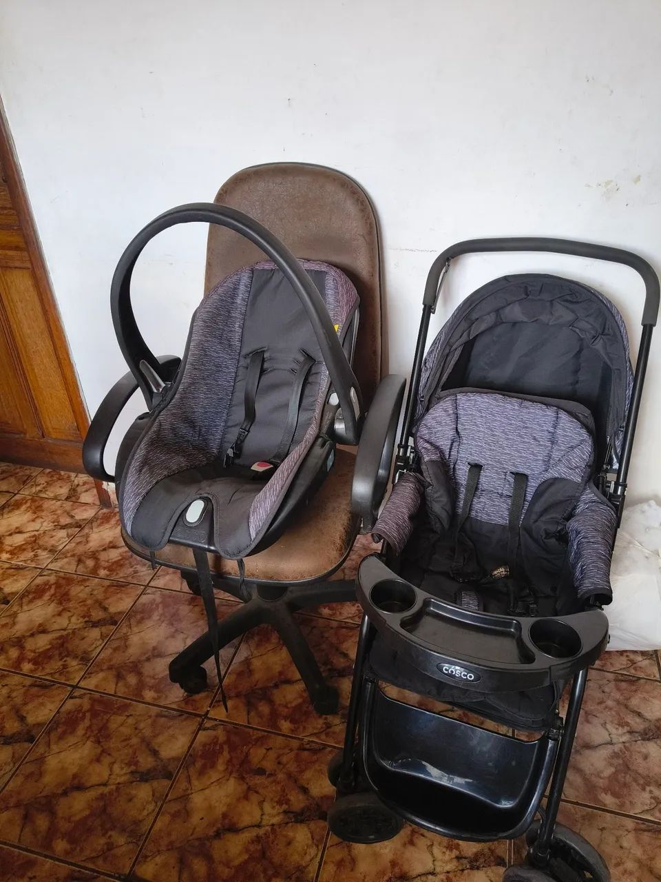 Kit carrinho + bebê conforto