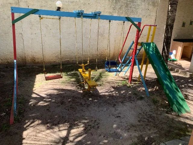 Conjunto de balanços e escorregador de madeira - Foto 2