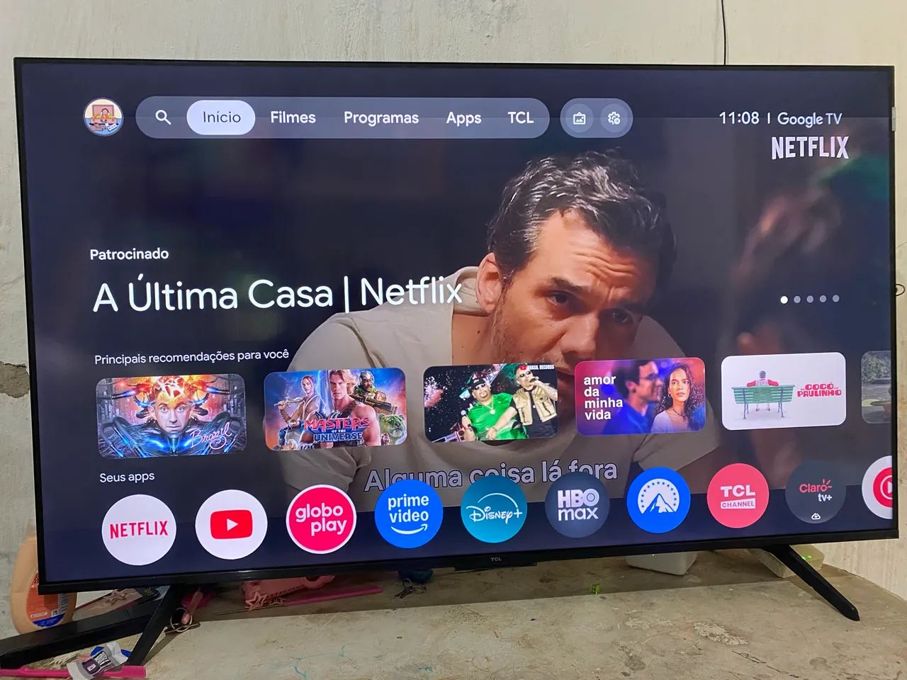 Vende - se televisão TCL de 50 polegadas. Com garantia estendia ainda.