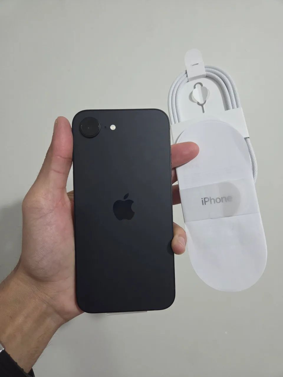 IPhone 16e sem uso 