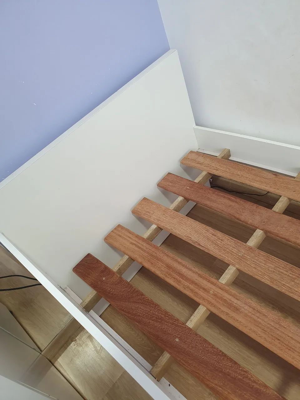 Cama de solteiro toda  em MDf - Foto 3