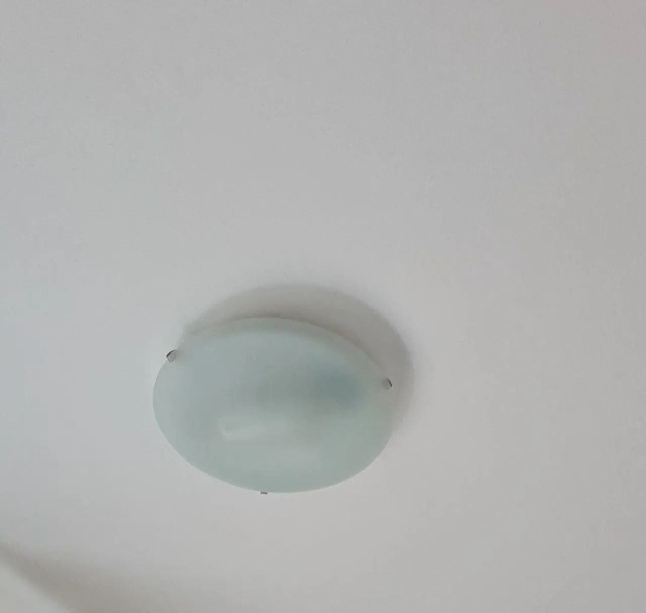 PLAFON DE UMA LÂMPADA 