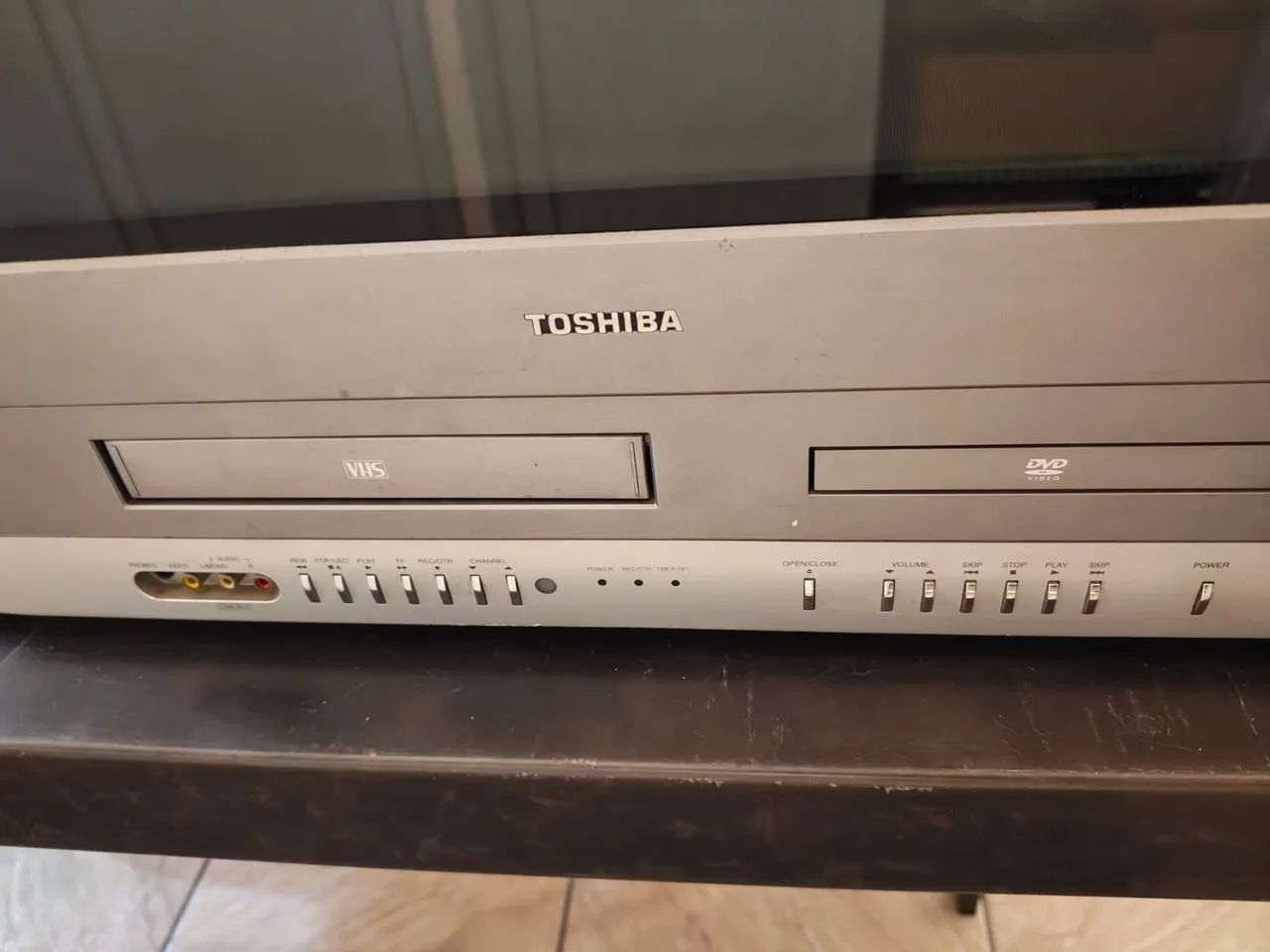 Tv Toshiba com vhs s dvd  - Foto 3