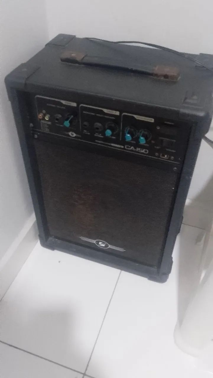 Vendo uma caixa de som