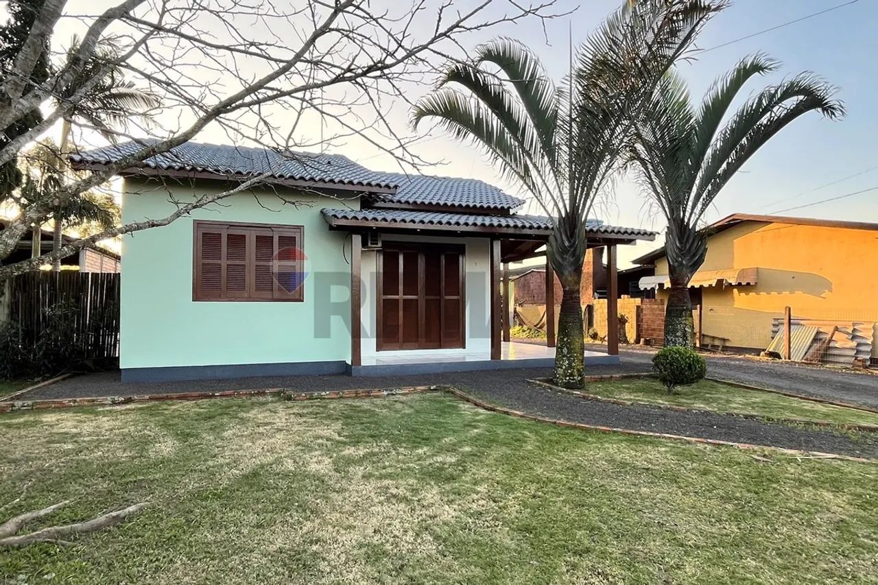 OPORTUNIDADE! Casa Semimobiliada com Piscina e 720m² de Terreno  Vila São Cristóvão