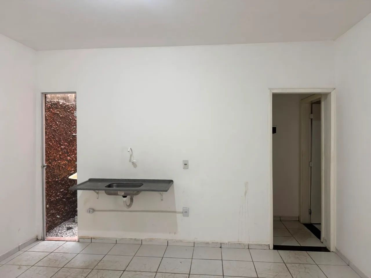 ALUGA SE CASA QNJ 