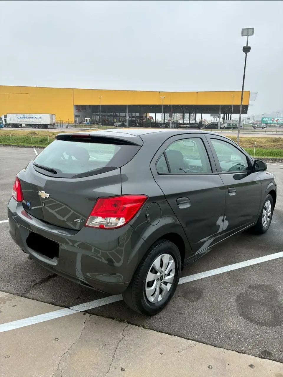 Chevrolet Onix JOY Hatch 1.0 8V Flex Mec. 4P 2018 - Foto 4