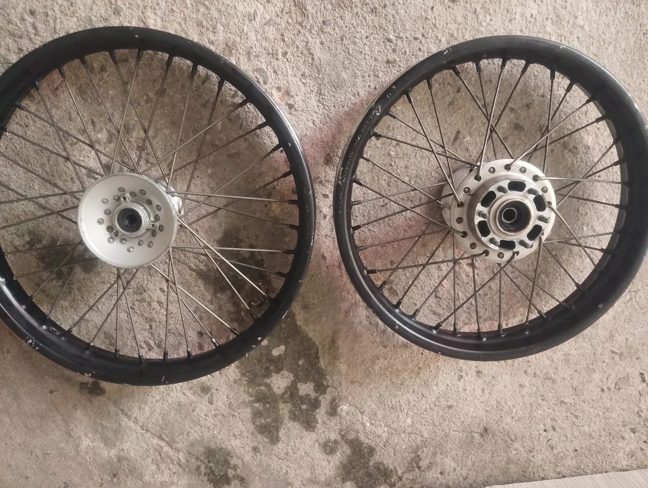 Roda Crosser de ferro freio a disco nas duas  - Foto 2