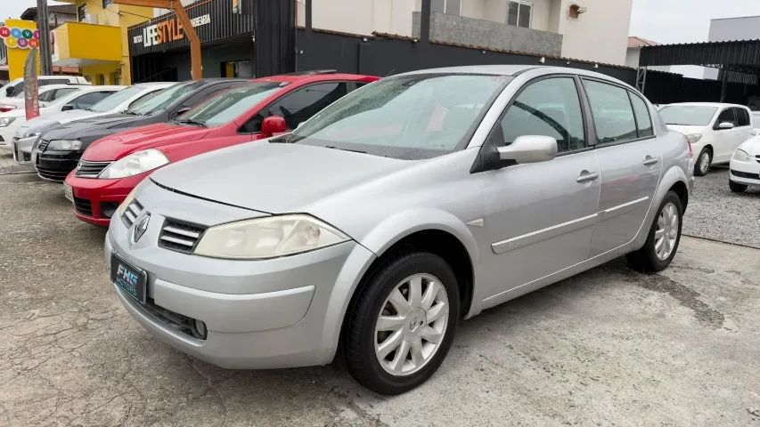 Renault Megane Megane Sedan Dynamique Hi-Flex 1.6 16V 2010