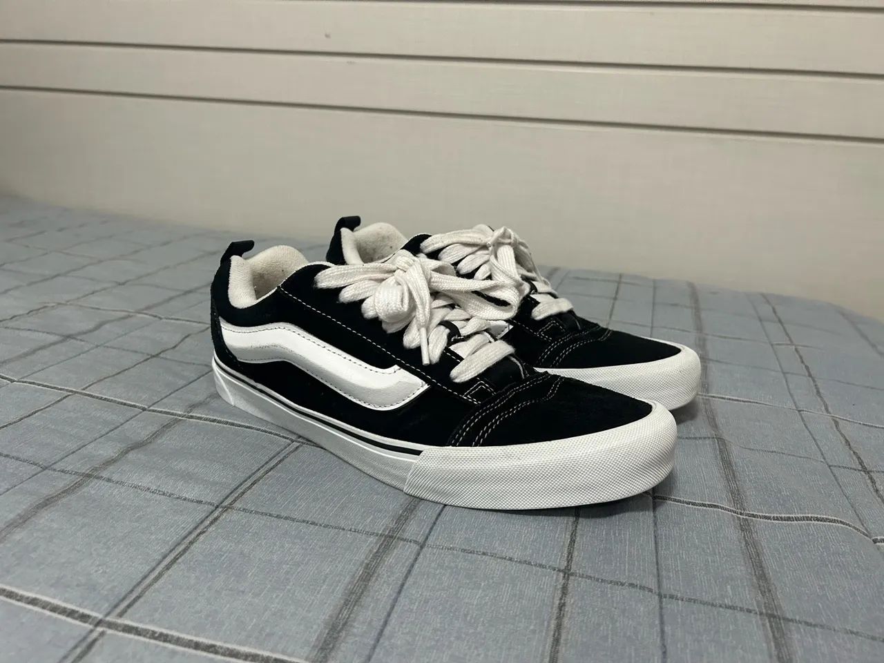 Vans Old Skool Black/White (preto e branco).