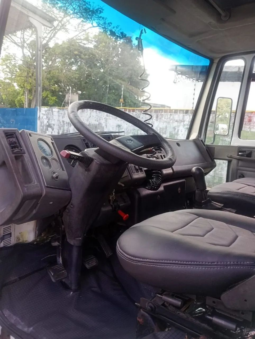 Caminhão Ford cargo 815 2004 - Foto 12