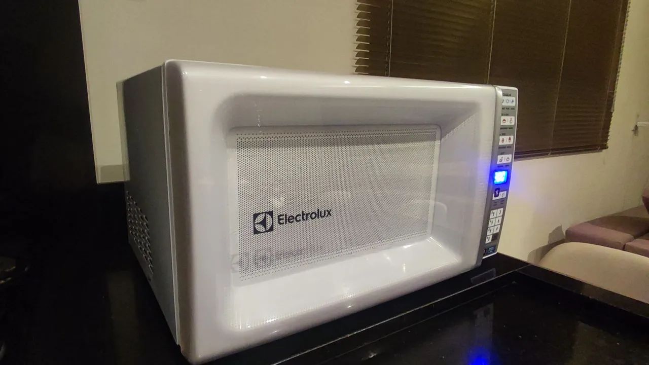 Microondas Eletrolux 34 litros  - Foto 2