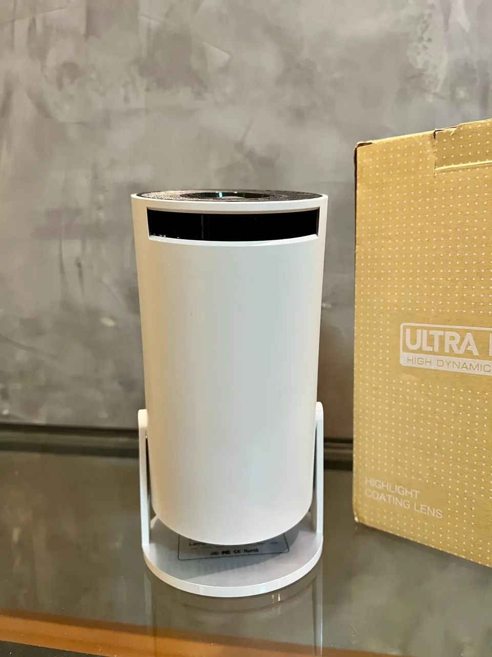 Projetor HY300 Smart - transforme qualquer ambiente em um verdadeiro cinema - Foto 3